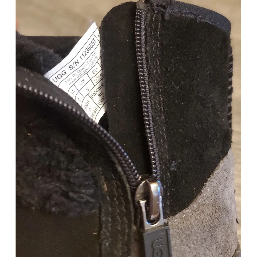 UGG Classic Koala Stuffie Boots Youth Size 10‎ Black